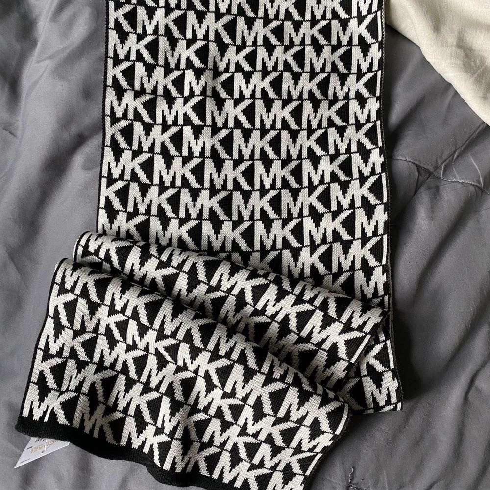 Michael Kors Black/white Scarf NWT - Picture 4 of 7